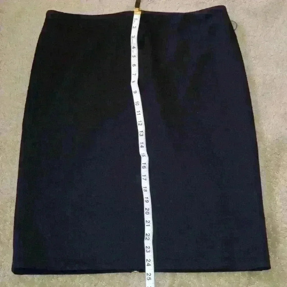 *** NWT*** VINCE CAMUTO ESSENTIALS RICH BLACK GOLD ZIPPER SKIRT SIZE L - Picture 10 of 10